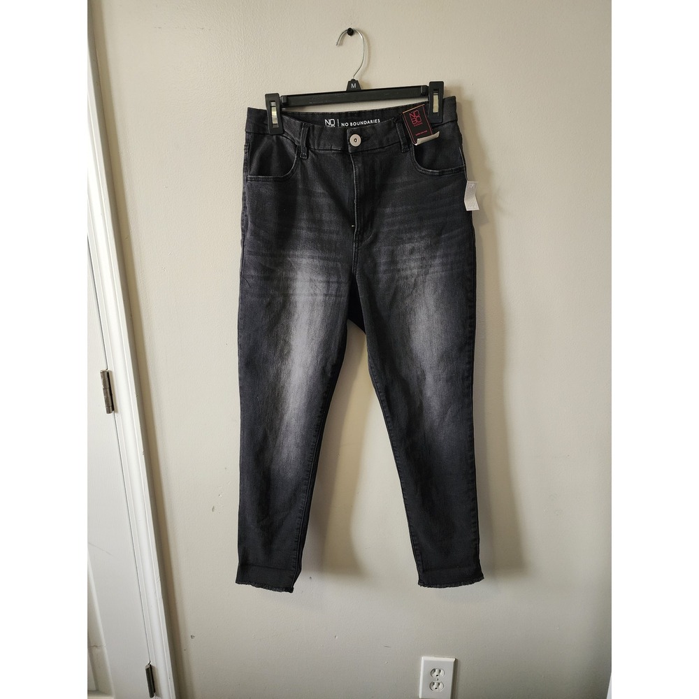 No Boundaries Super High Rise Skinny Jeans Faded Black Frayed Hem Size 13 NWT